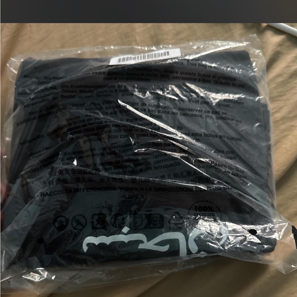Black supreme Arabic tee size M